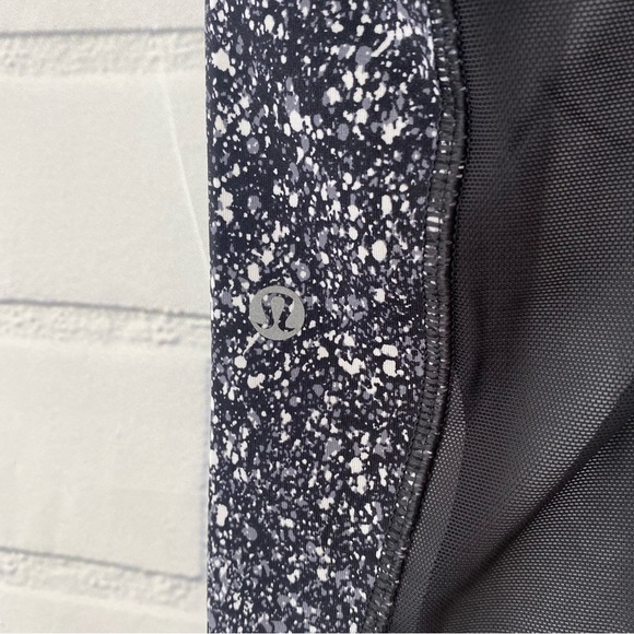 Lululemon Outrun 17" Crop Leggings size 6 - Picture 9 of 12